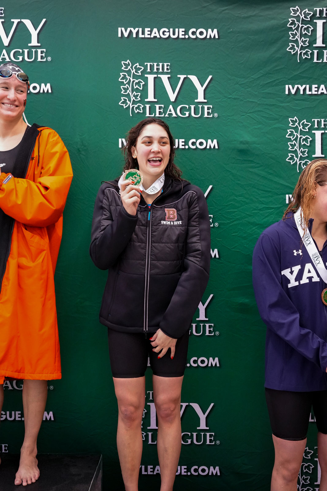 Zehra Bilgin receives a medal 