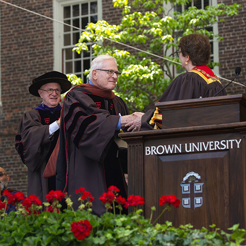 Geismer receives honorary degree