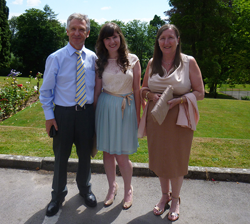 Emma Radmilovic with her parents