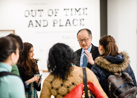 Jim Yong Kim with Brown students