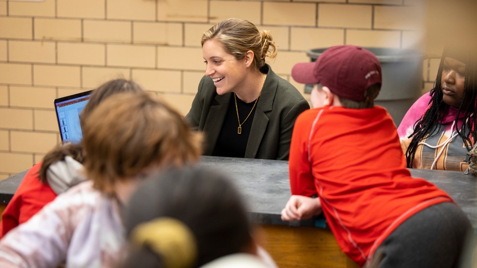 Brown students mentoring middle schoolers 