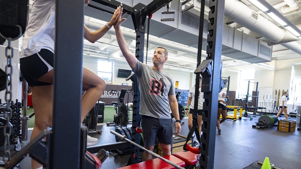 Pimentel trains with the women's soccer team